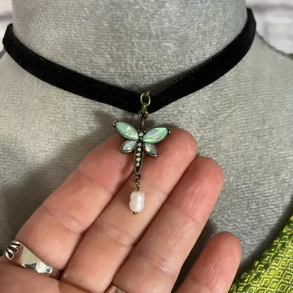 Handmade Black Velvet Choker Necklace with Dragonfly Pendant - Picture 4 of 8